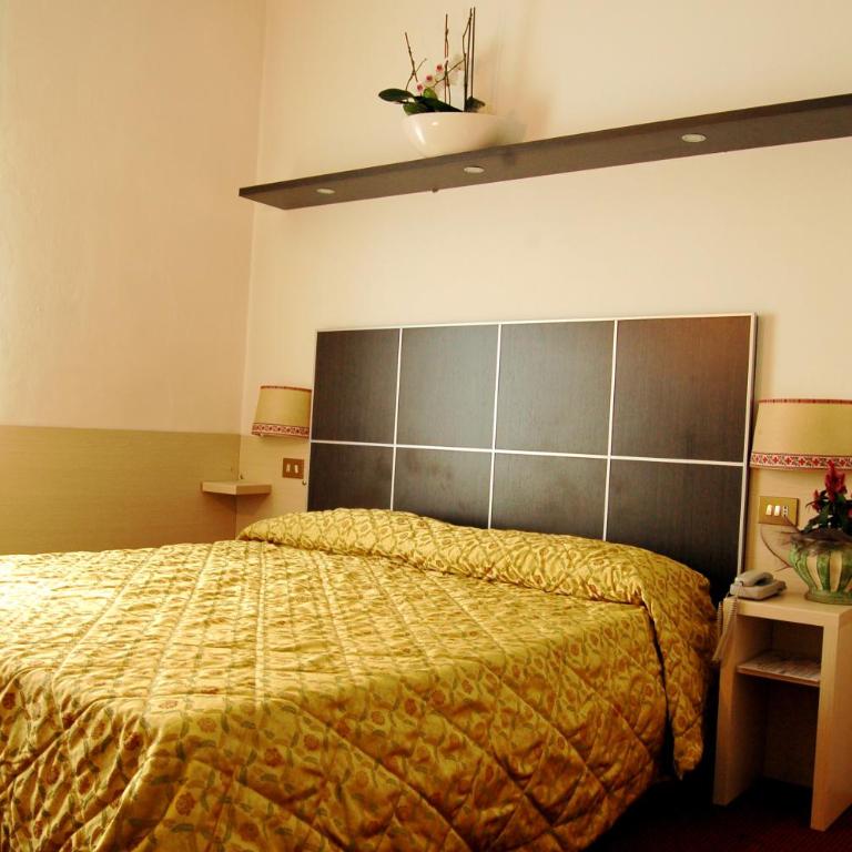 Hotel Sant'Ilario - Standard Triple Room - 3