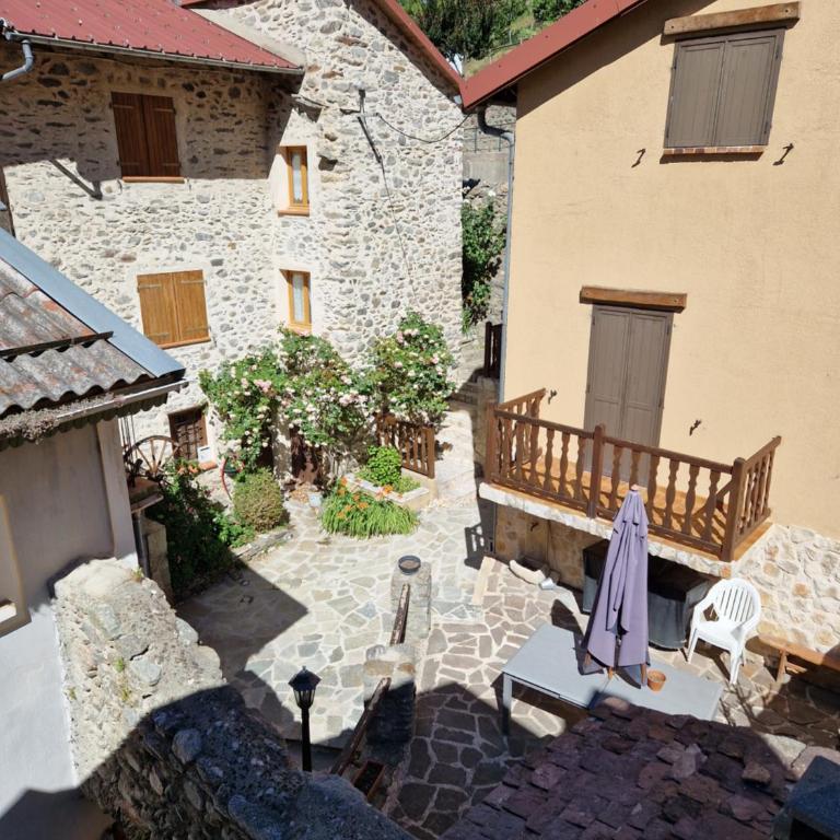 Maison complète Ganzes Haus House 6 Peronnes La Finière Seealpen Isola Village bei Nizza Alpes -Maritimes près de Nice 70 km - Maison 3 Chambres - 1