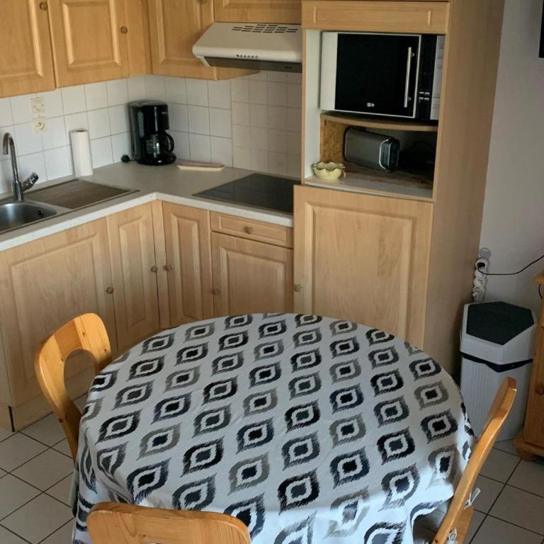 Charmant T2 pour 5 pers. avec terrasse, parking privé et proximité centre-village et navettes. - FR-1-676-120 - Appartement - 3