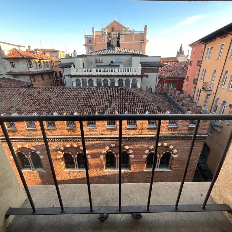 Piazza Erbe Lodge - One-Bedroom Apartment - 17