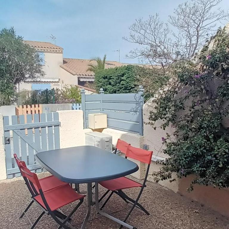 LES ESTIVALES Proche plage et port 4 pers Grande terrasse clim 2 chambres - Two-Bedroom Apartment - 14