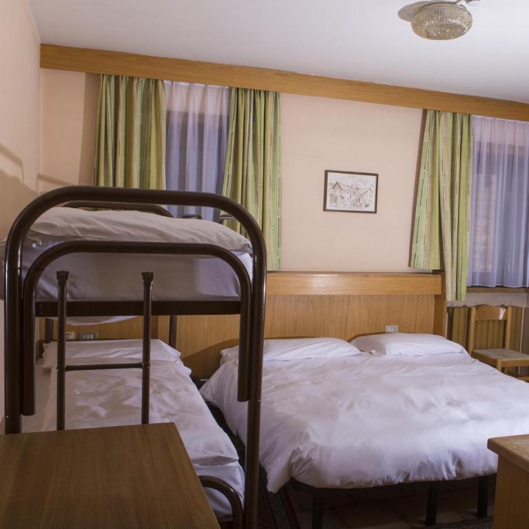Hotel La Baita - Camera Familiare (2 Adulti + 2 Bambini) - 7