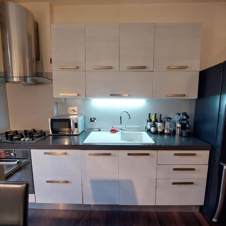 Your Happy Home - Appartamento con 2 Camere da Letto - 8