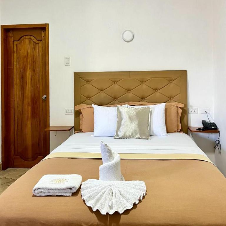 Fitzcarrald Hotel - Deluxe Room - 13