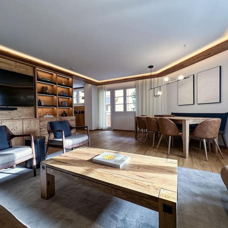 Chic Alpine Elegance: Designer Retreat in Samedan - Apartment mit 3 Schlafzimmern - 1