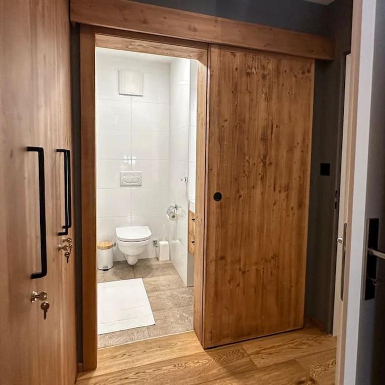 Chic Alpine Elegance: Designer Retreat in Samedan - Apartment mit 3 Schlafzimmern - 10