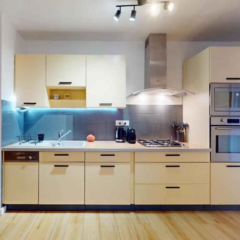 Cosy 2 bedroom near Port - Appartement 1 Chambre avec Balcon - 10