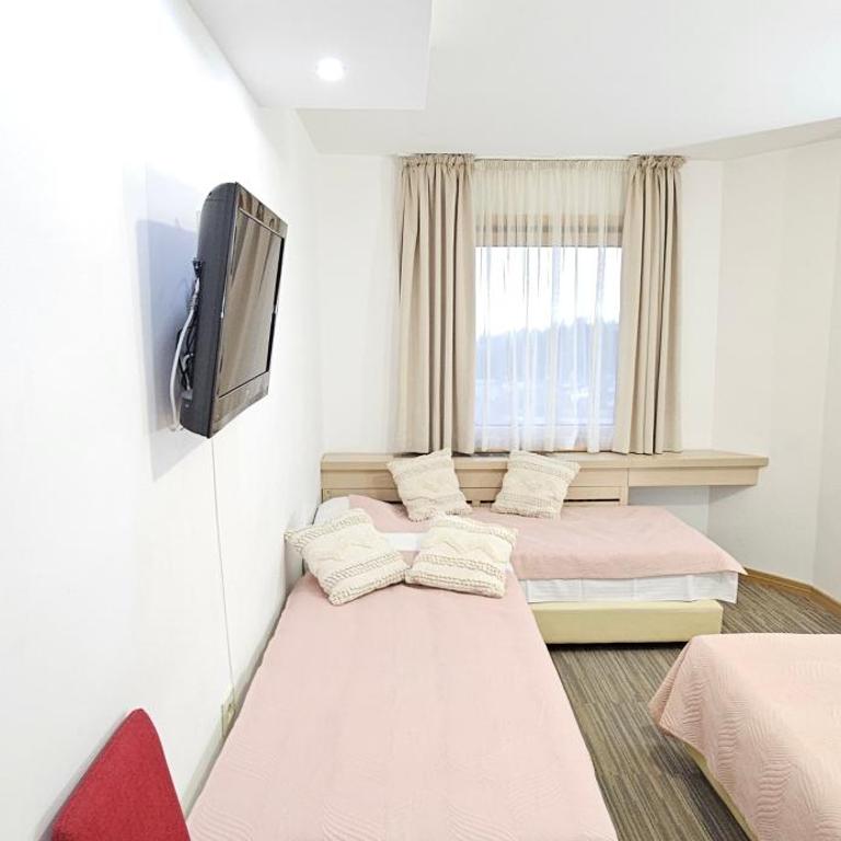 NevSki Apartments - Deluxe Studio - 10
