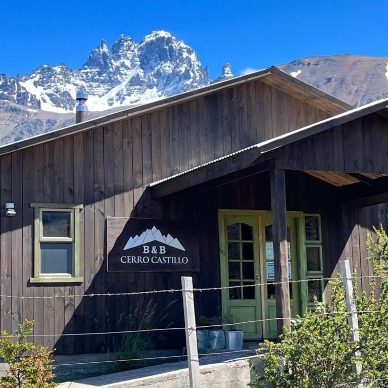 B&B y Cabañas Cerro Castillo - Double or Twin Room with Mountain View - 5