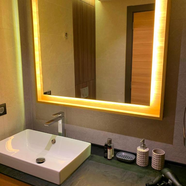 Woodside Kopaonik - Malo jezero, FREE Parking & SPA - Apartment with Mountain View - 14