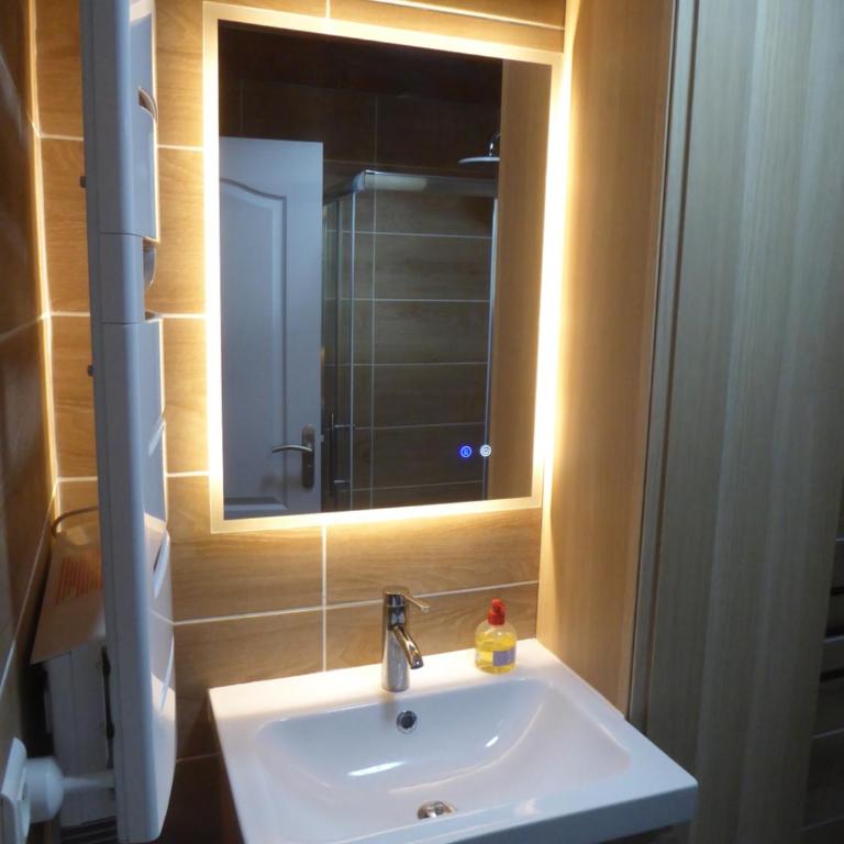 le chalet Cerdan - classé 3 étoiles - 5 personnes - 2 chambres- parking -garage-jardin-WIFI-rénové en 2023 - Chalet 2 Chambres - 21