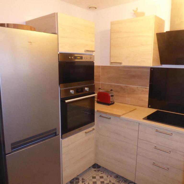 le chalet Cerdan - classé 3 étoiles - 5 personnes - 2 chambres- parking -garage-jardin-WIFI-rénové en 2023 - Chalet 2 Chambres - 11