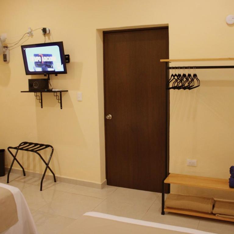 Casa 3 Torres, Calle 76. - Three-Bedroom House - 17