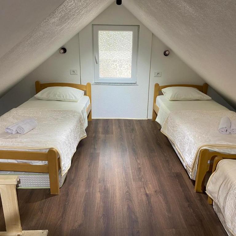 Durmitor Bela - Deluxe Family Room - 7
