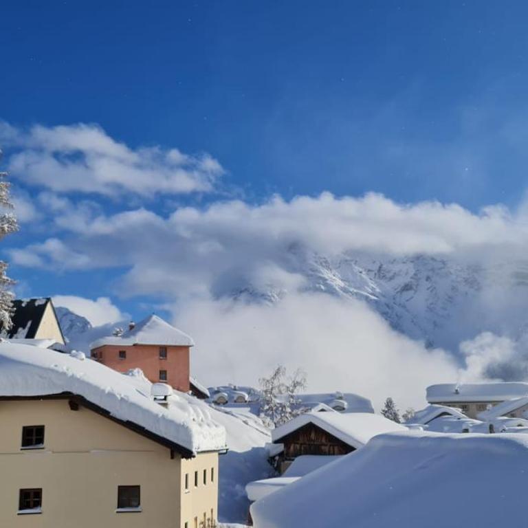 Schönste Ferienwohnung mit Panoramablick in Ftan im Unterengadin - Apartment mit 3 Schlafzimmern - 13