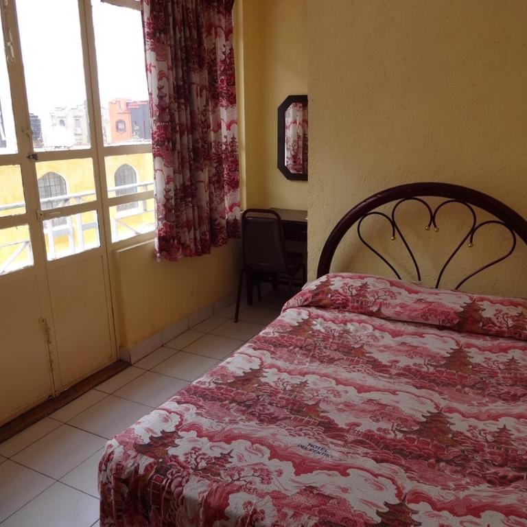 Hotel Del Centro - Standard Double Room with Two Double Beds - 7