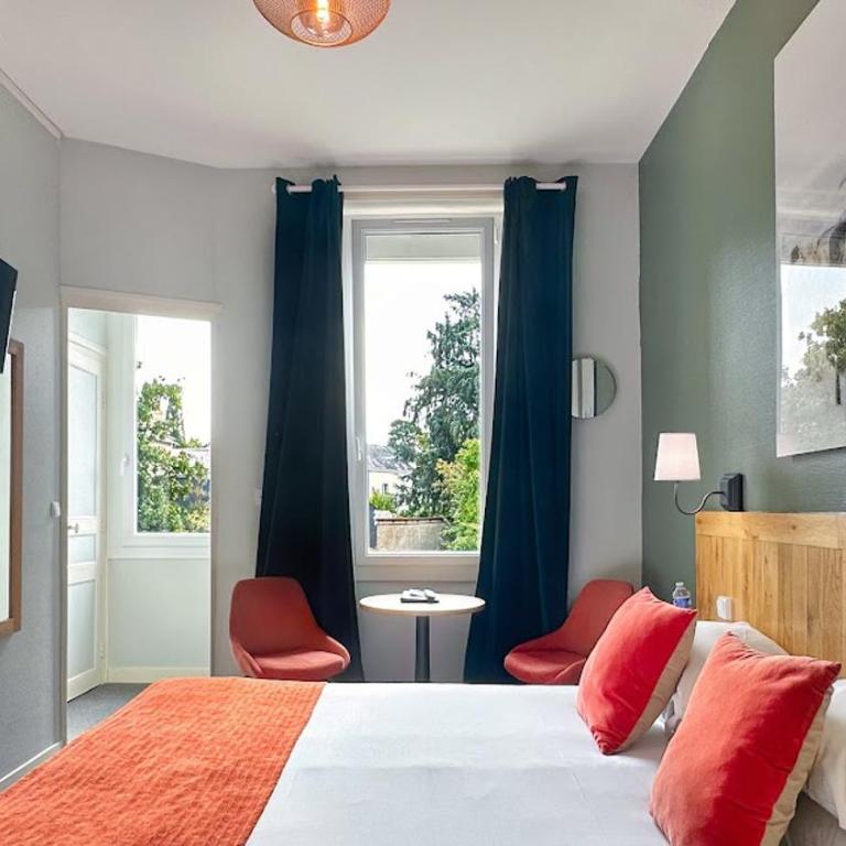 Hôtel Coeur De Loire - Chambre Double ou Lits Jumeaux Supérieure - Vue sur Jardin - 1