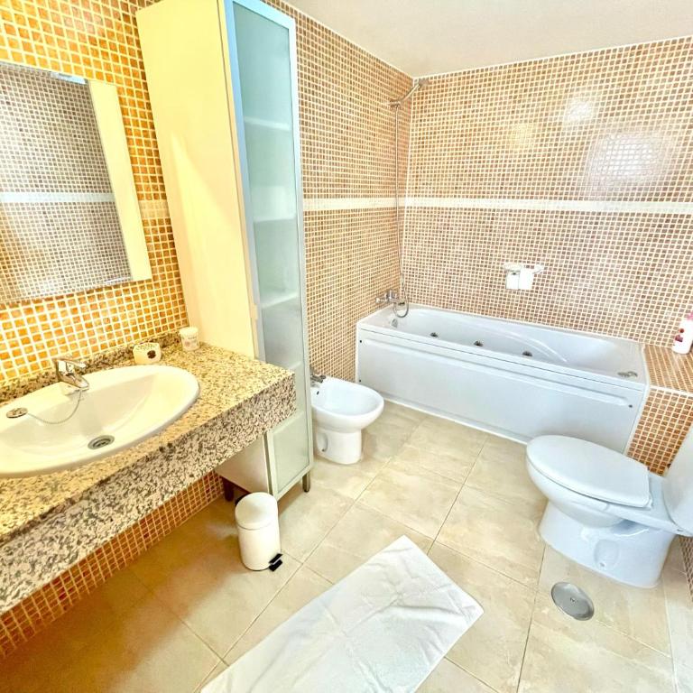 Triplex Caleta de Fuste Impresionantes vistas - Three-Bedroom Apartment - 46