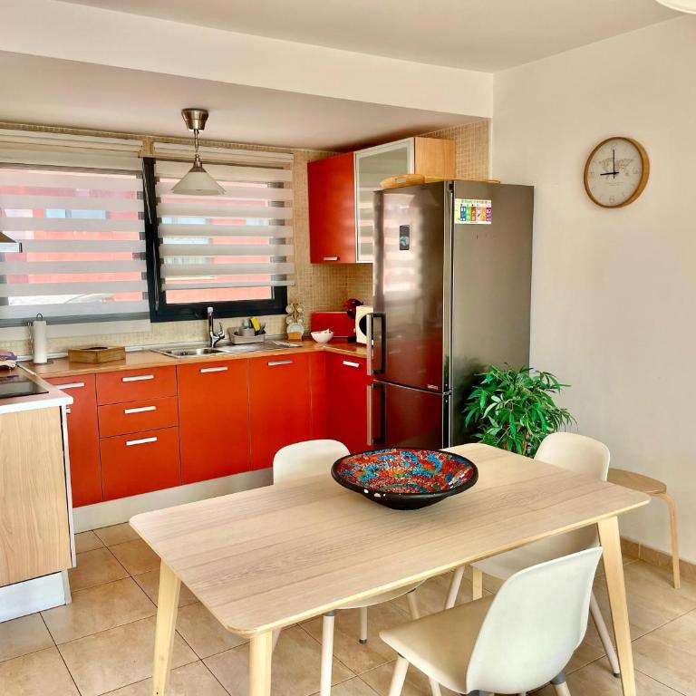 Triplex Caleta de Fuste Impresionantes vistas - Three-Bedroom Apartment - 12