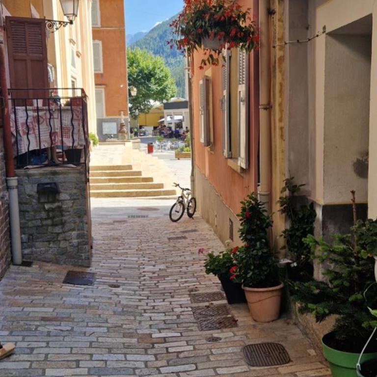 Maison complète Ganzes Haus House 6 Peronnes La Finière Seealpen Isola Village bei Nizza Alpes -Maritimes près de Nice 70 km - Maison 3 Chambres - 6