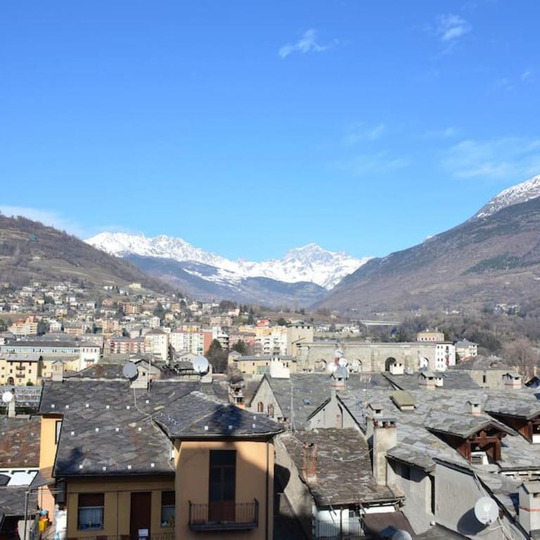 Aosta centro storico e splendida vista panoramica - Apartment with Mountain View - 11