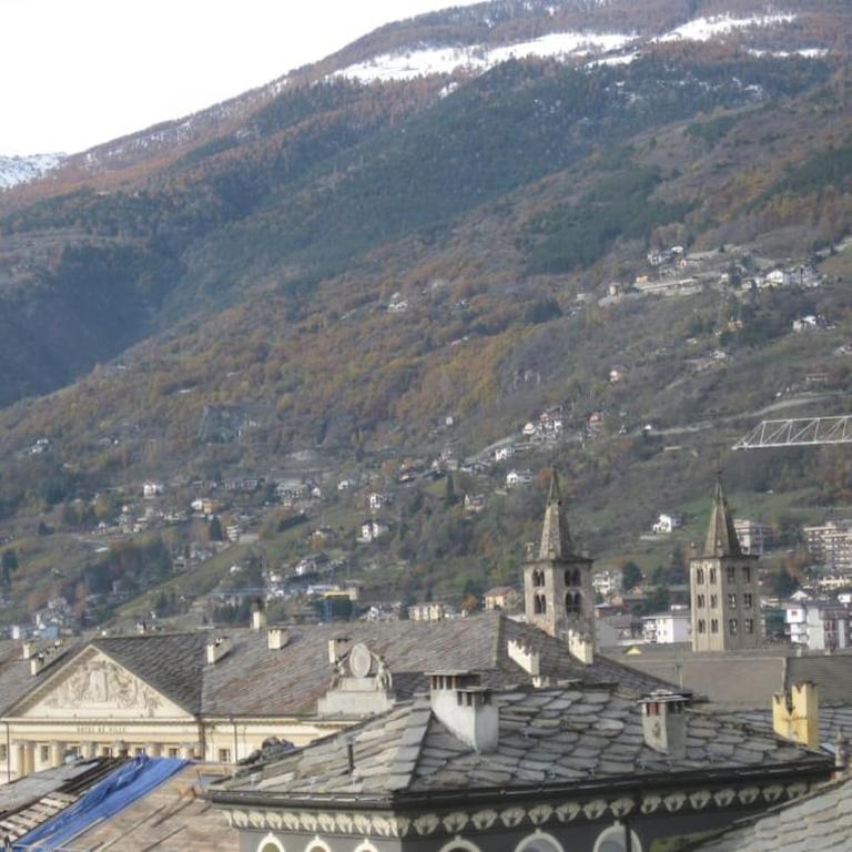 Aosta centro storico e splendida vista panoramica - Apartment with Mountain View - 12