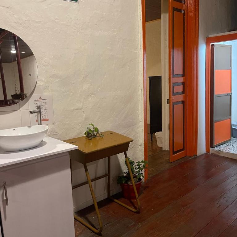 Hotel Colonial Abejorral - Habitación Triple Estándar - 1