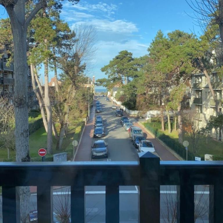 DEAUVILLE CHARMANT STUDIO Vue Mer - Two-Bedroom Apartment - 1