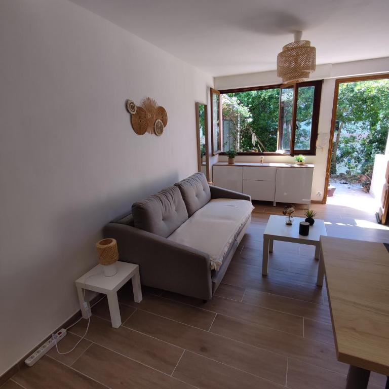 Charmant Studio Lavandou - 500m plage - Studio avec Canapé-Lit - 4