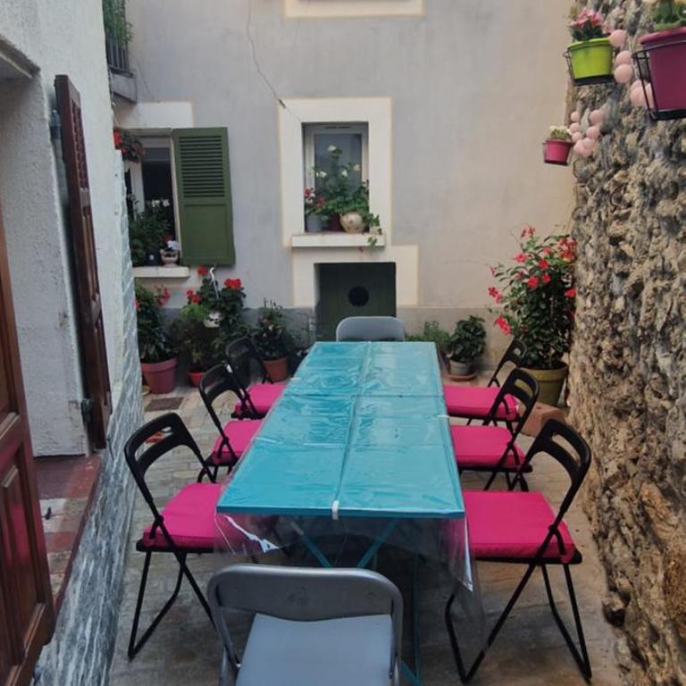 Maison complète Ganzes Haus House 6 Peronnes La Finière Seealpen Isola Village bei Nizza Alpes -Maritimes près de Nice 70 km - Maison 3 Chambres - 3