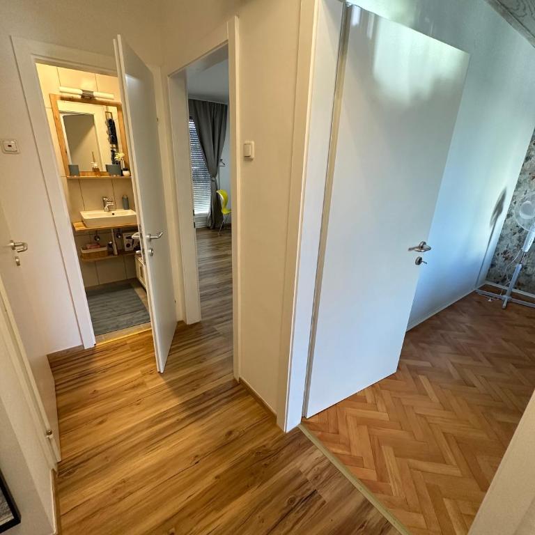 Moderne Apt mit 2 Balkonen, Self check-in, Parking - Appartamento con 2 Camere da Letto - 25