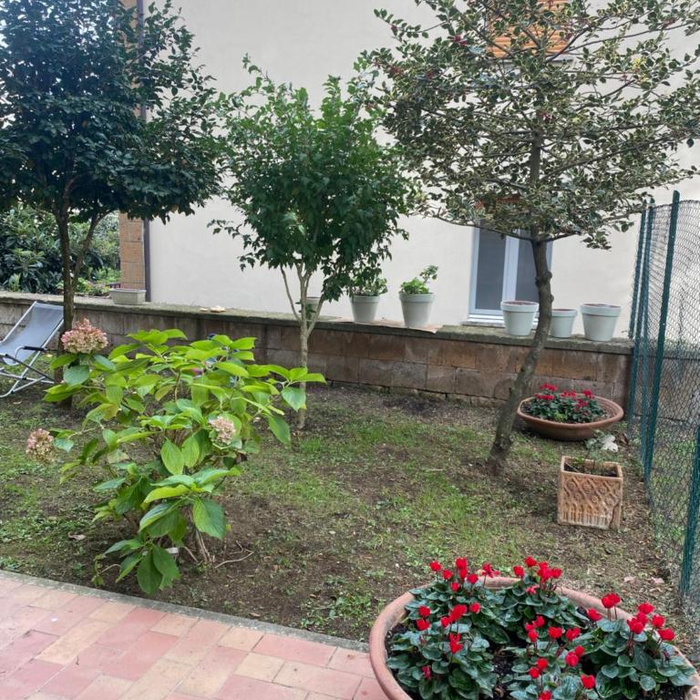 IL GIARDINETTO DI ELELU' Private Garage - Appartamento con 2 Camere da Letto - 24