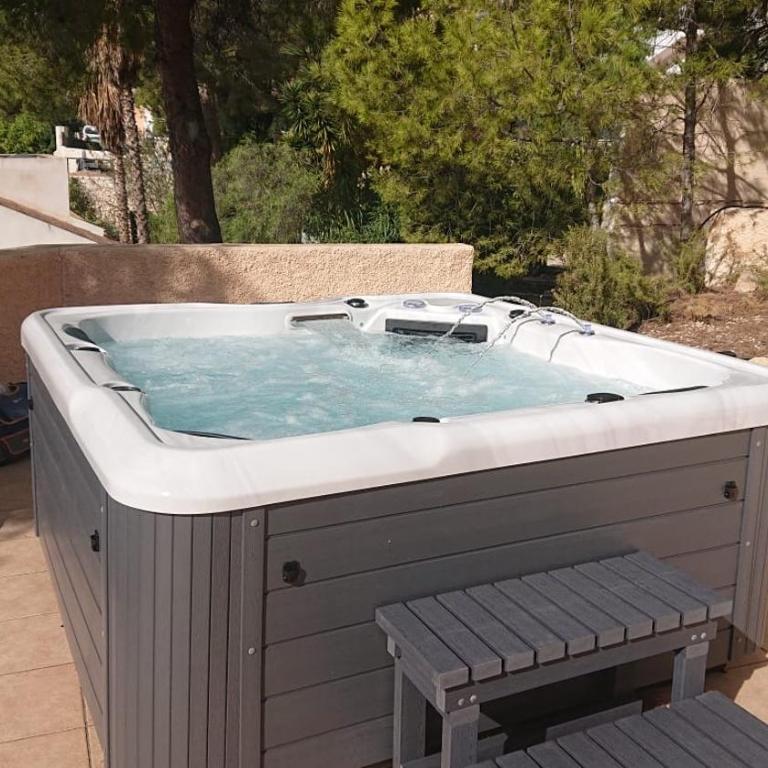 Villa with pool and hot tub on golf course - Villa - 7