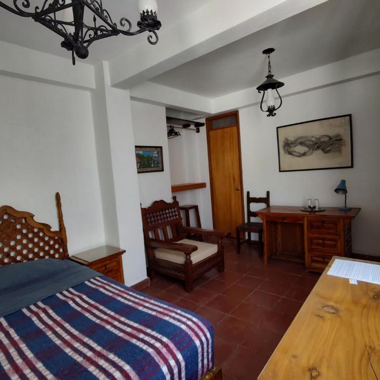 Home Sweet Home - Triple Room with Shared Bathroom - 15