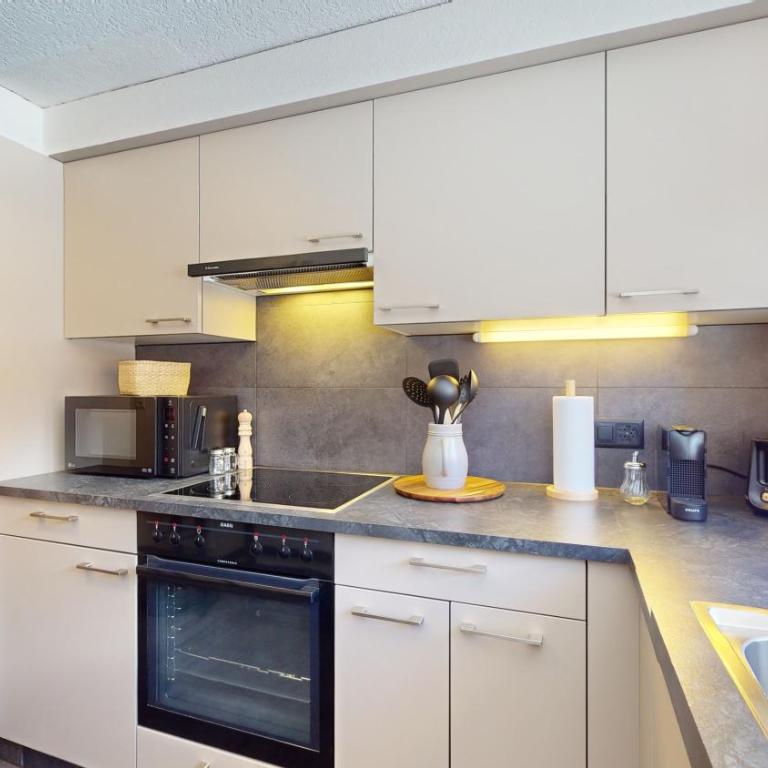 No 8 Bed & Bar - Appartement 3 Chambres - 24