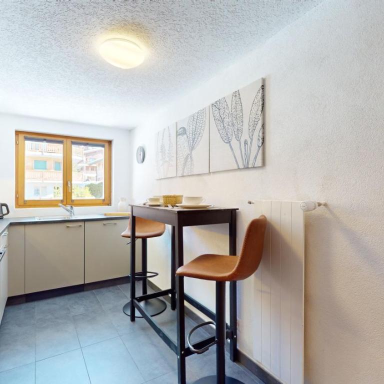 No 8 Bed & Bar - Appartement 3 Chambres - 25