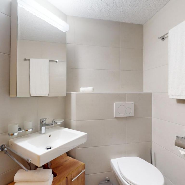No 8 Bed & Bar - Appartement 3 Chambres - 22