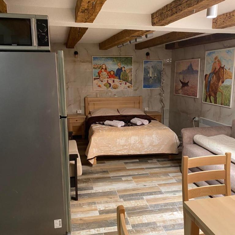 Durmitor Bela - Family Room with Balcony - 19