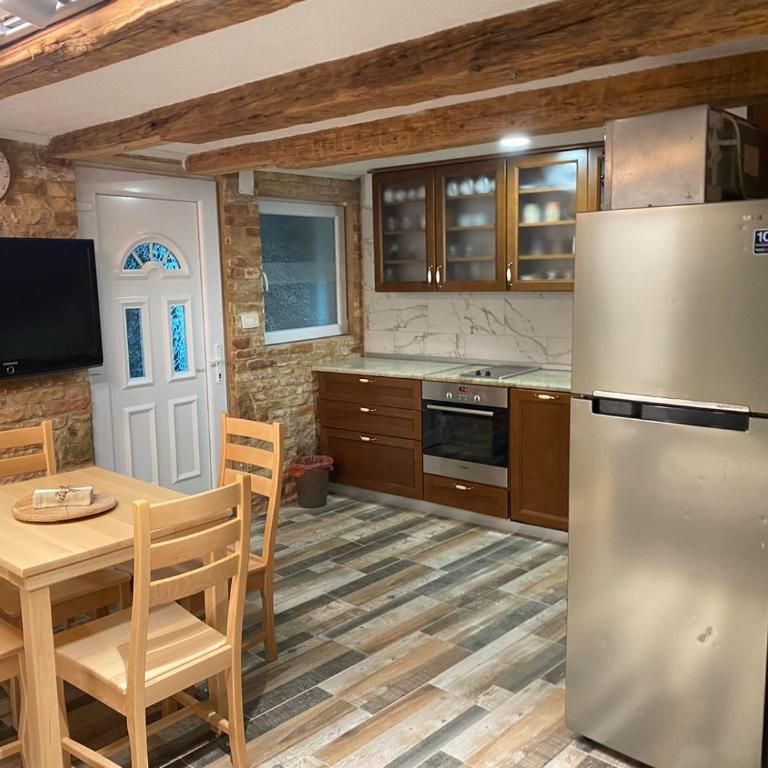 Durmitor Bela - Family Room with Balcony - 15