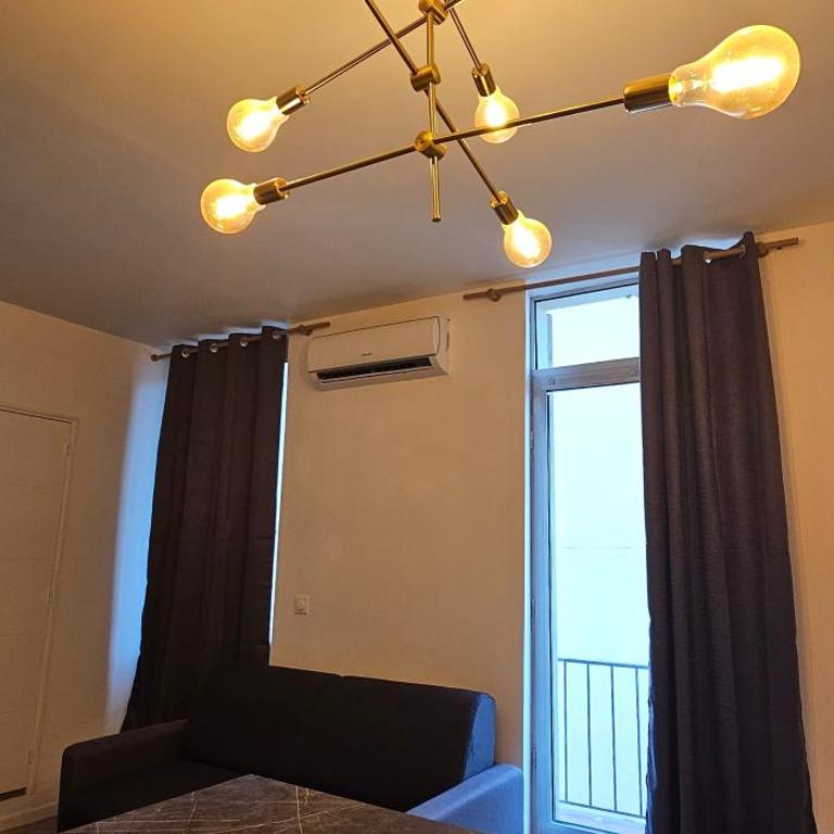 Massilia New'z appart 02 - Apartment - 5