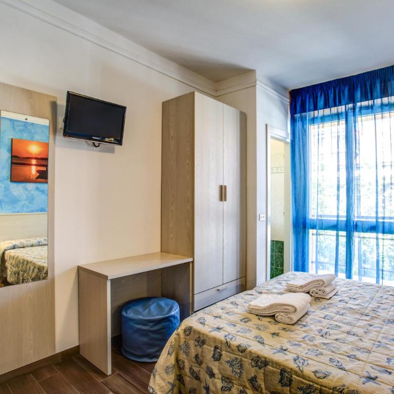 Hotel Letizia - Camera Matrimoniale/Doppia con Letti Singoli con Vista Mare - 1