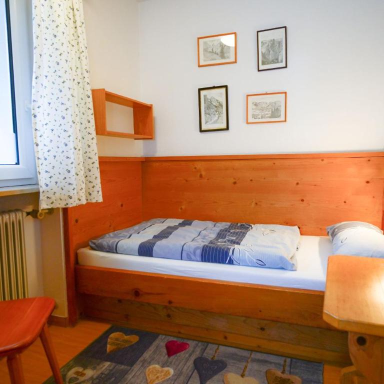 Faltenbach Ferienwohnungen in Oberstdorf - Apartment mit 2 Schlafzimmern und Bergblick - 2
