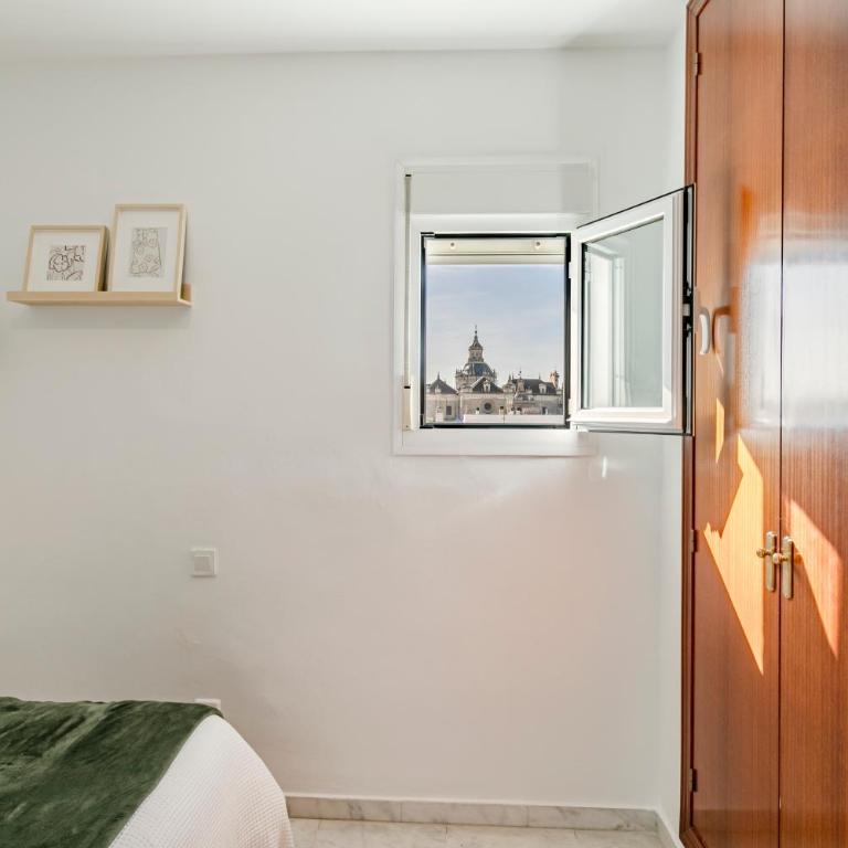 AvantiStays Las Setas, en el corazón de Sevilla y con vistas a La Giralda - Three-Bedroom Apartment - 17