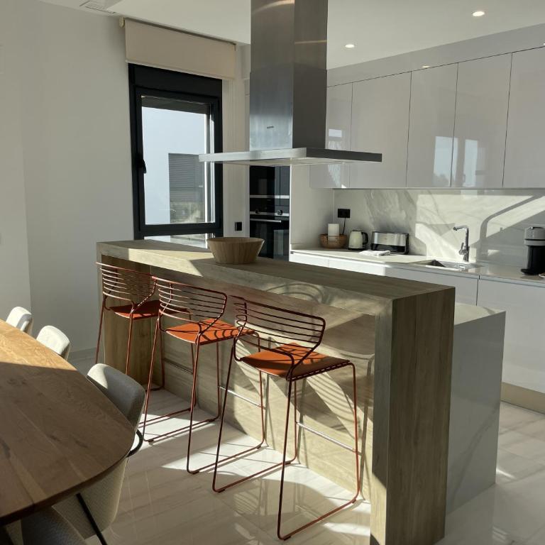 Luxury Sea View Penthouse by United Renters - Apartment with Sea View - 16