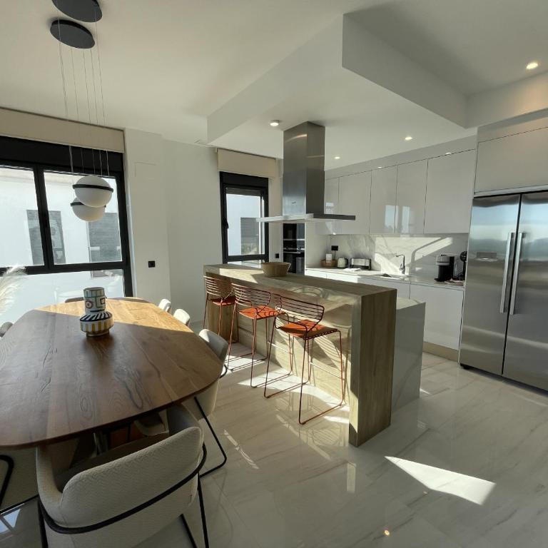 Luxury Sea View Penthouse by United Renters - Apartment with Sea View - 15