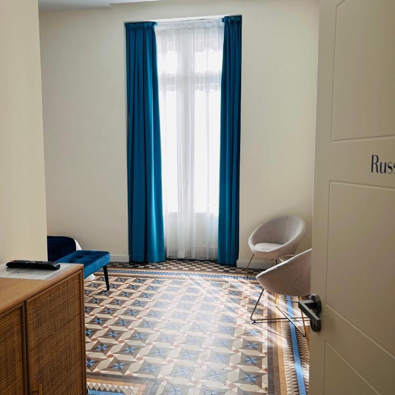 L'Esplai Valencia - Double Room with Balcony and City View - 1