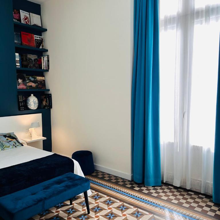L'Esplai Valencia - Double Room with Balcony and City View - 3