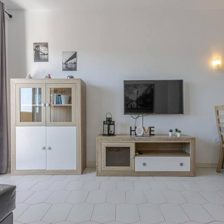 Apt BenalBeach Sunny with sea views - One-Bedroom Apartment - 10
