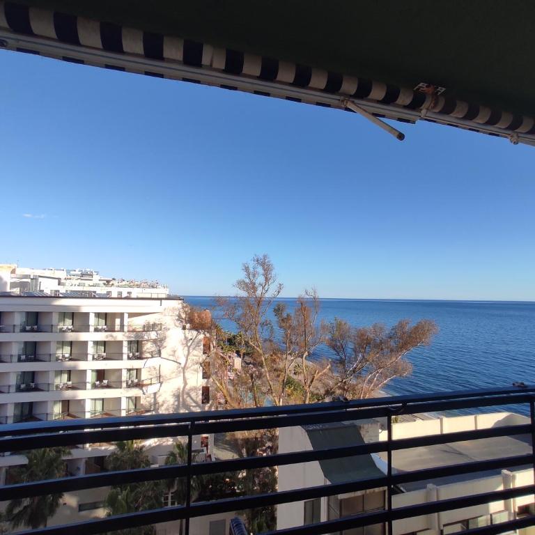 Apartamento en primera línea de playa B Centro de Marbella - Apartamento de 1 dormitorio - 2