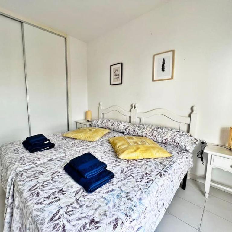 Bonito ático en primera línea de playa con piscina - Two-Bedroom Apartment - 12